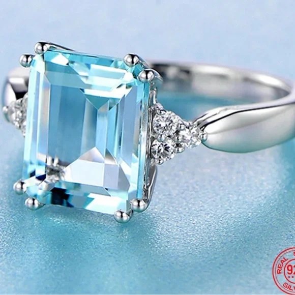 925 Sterling Silver Ring with Blue Gemstone - Picture 5 of 5